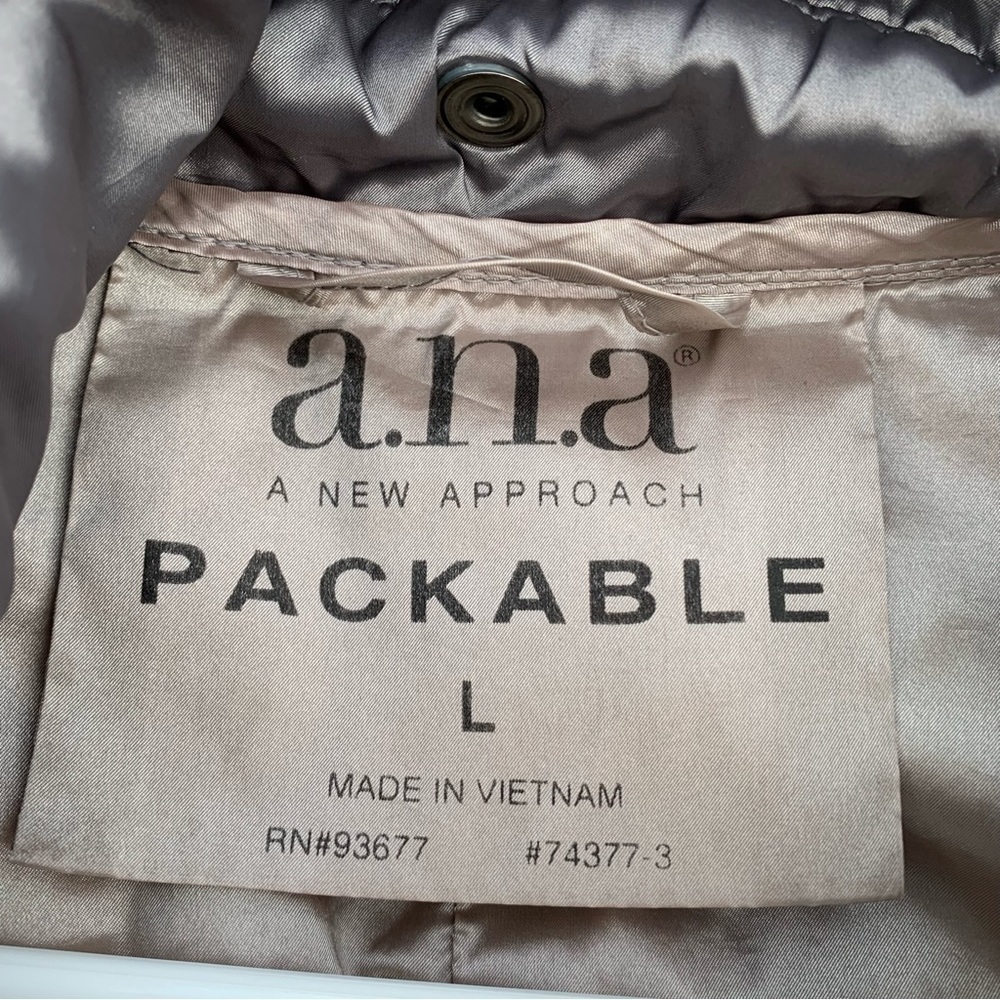 A New Approach Packable Hooded Jacket Size Large - Picture 4 of 5